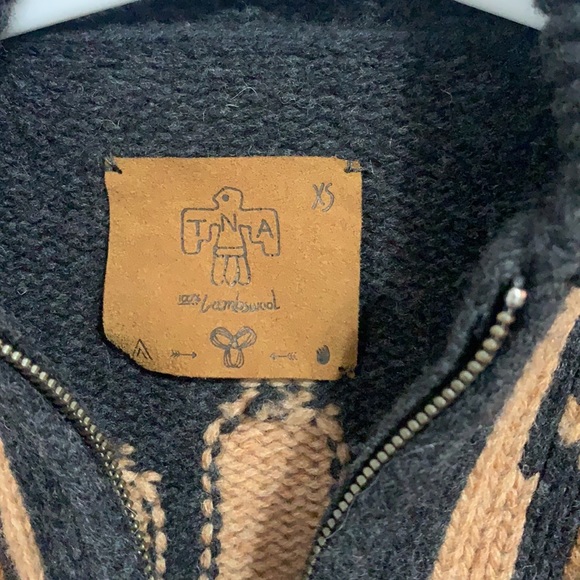 TNA lambwool sweater - Picture 3 of 3